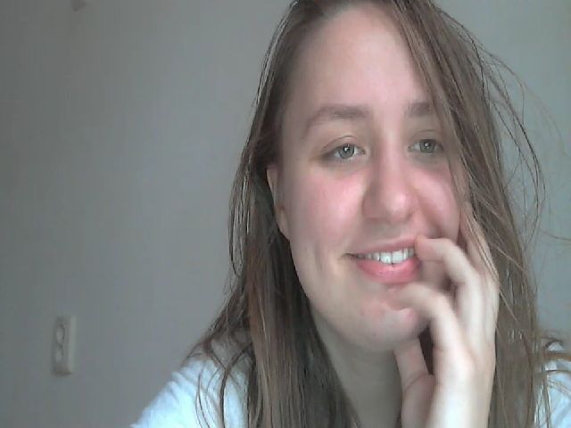 Live sex webcam photo for AndyHotrose #271102305