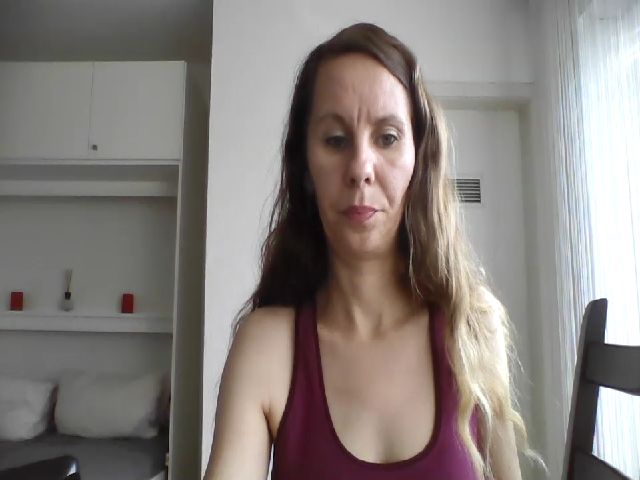 Live sex webcam photo for Naughtyliliy #271102933