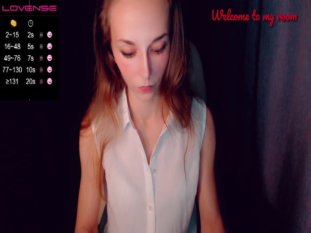 Live sex webcam photo for EmilyyyClark #271111121