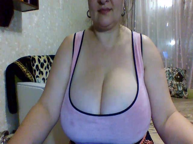 Live sex webcam photo for Huge_nipple8 #271107060