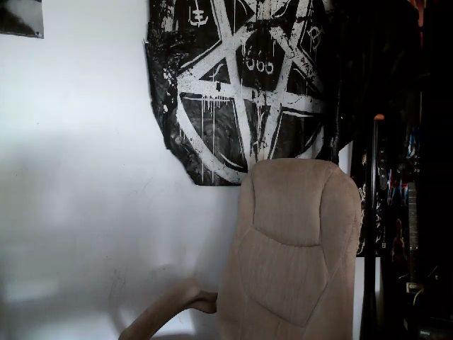 Live sex webcam photo for Weetziebabe #271105592