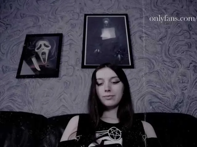 Live sex webcam photo for EllaDark #271104252