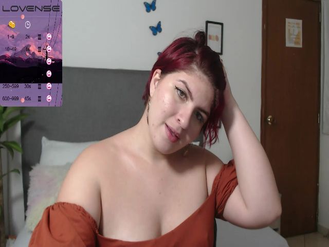 Live sex webcam photo for saarah_red #271101691