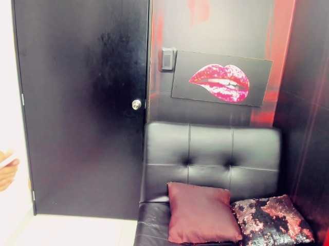 Live sex webcam photo for leidysweet #271096603