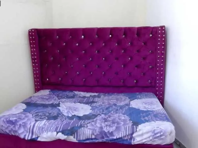 Live sex webcam photo for anna-holly #271108467
