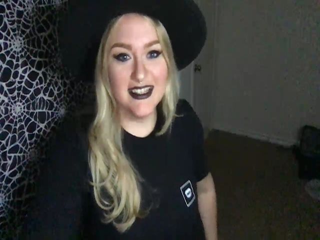 Live sex webcam photo for RosieRosebud1 #271099023