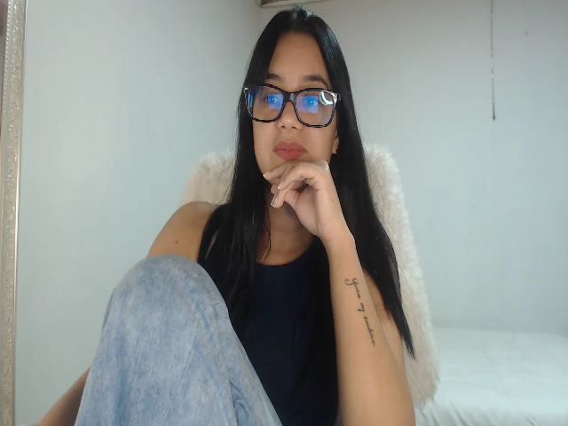 Live sex webcam photo for Loraine_e #271101162