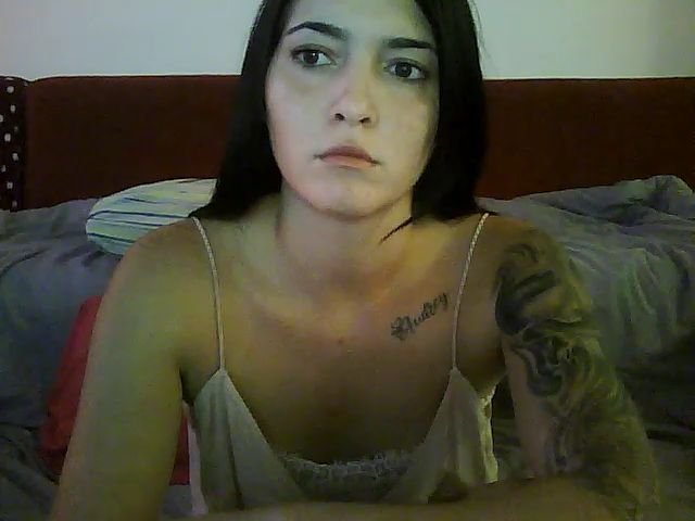 Live sex webcam photo for HotNaty69 #271106778