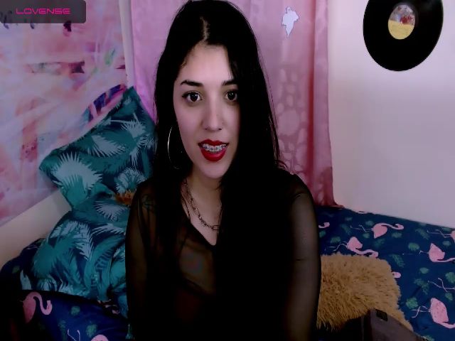 Live sex webcam photo for Luci_moon1 #271110984