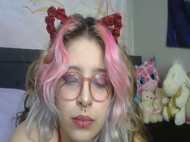 Live sex webcam photo for MonaFlowerz #271099302