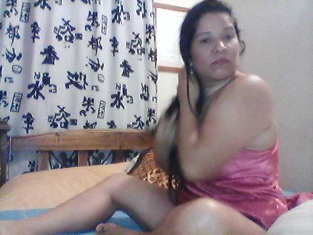 Live sex webcam photo for myDara #271100487