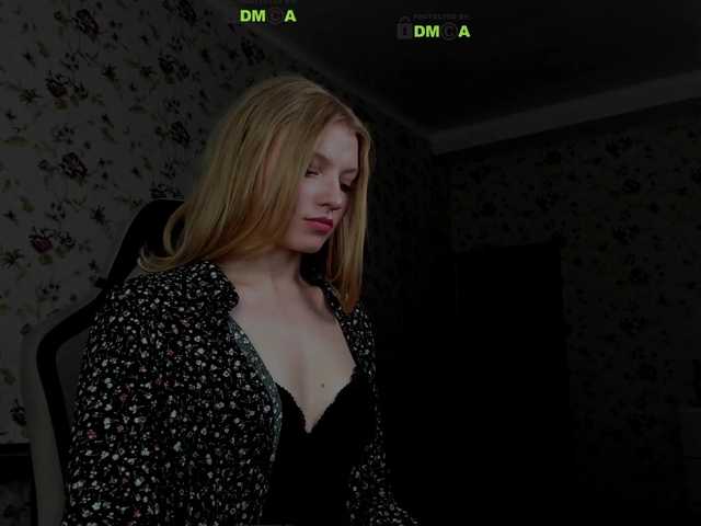 Live sex webcam photo for Kura- #271118944