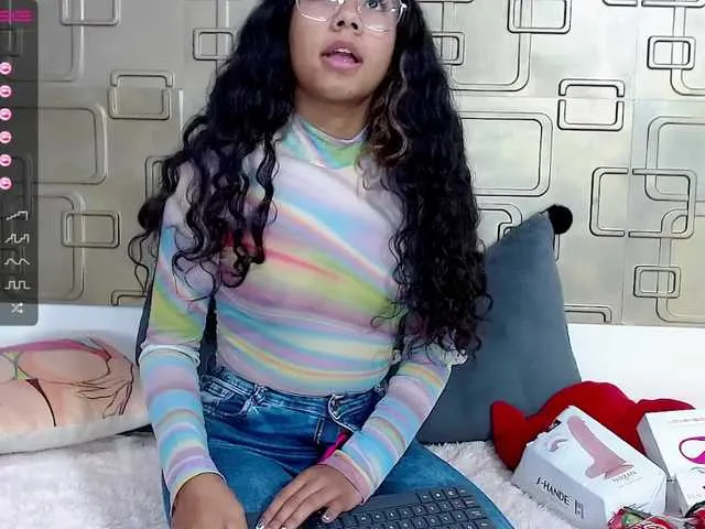 Live sex webcam photo for Anniieee #271112896