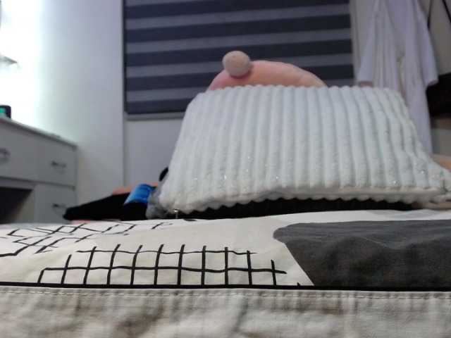 Live sex webcam photo for agaporni-st #271113296