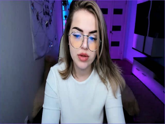Live sex webcam photo for CristalAlice #271115178