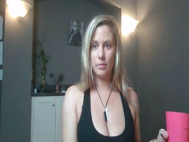 Live sex webcam photo for DivineL1 #271125074