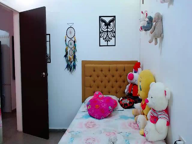 Live sex webcam photo for Julieta_art #271121179