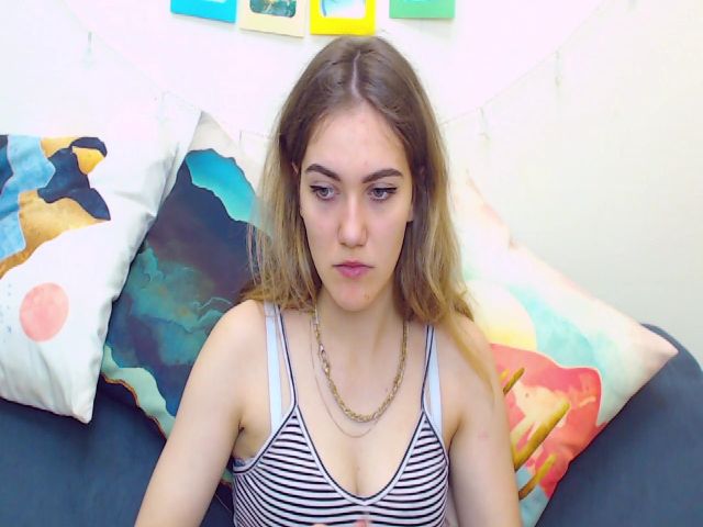 Live sex webcam photo for NancyYounq #271120319