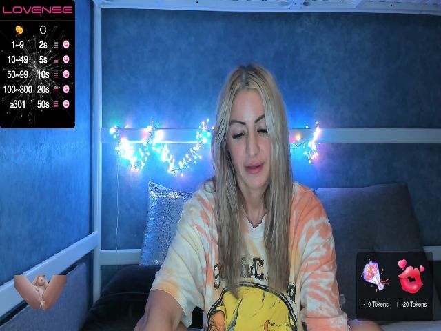 Live sex webcam photo for Tiaamiaa #271121795