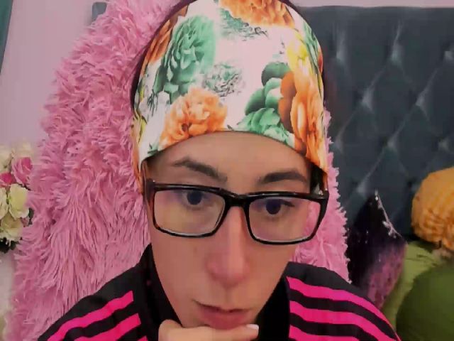 Live sex webcam photo for amyjune01 #271119854