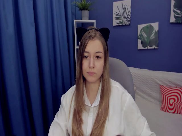 Live sex webcam photo for LorraineIce #271121660