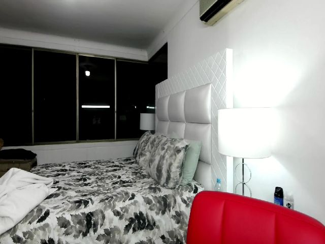 Live sex webcam photo for Einnyn_sweet #271117660