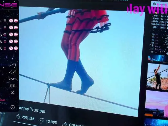 Live sex webcam photo for TinyRouse #271111915