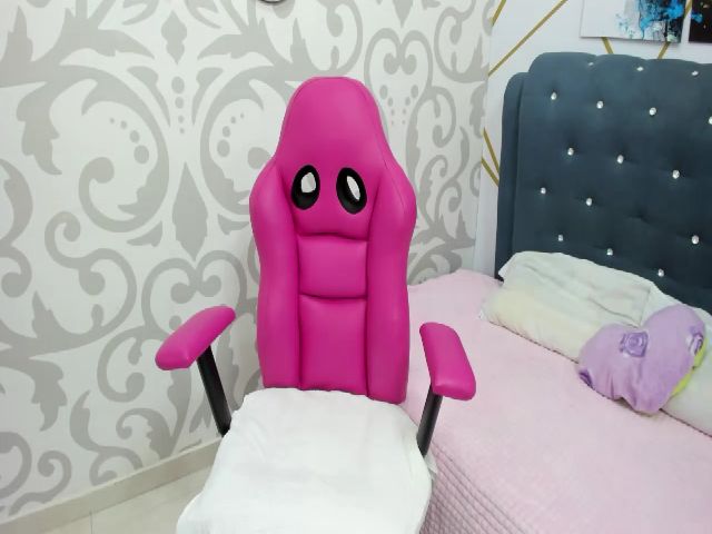 Live sex webcam photo for A_nastasia #271121316