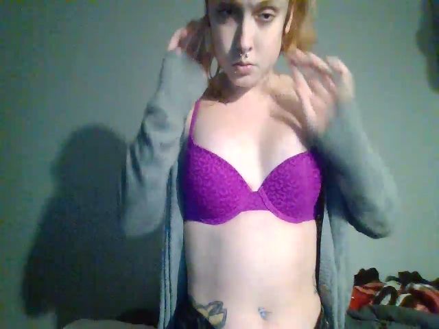 Live sex webcam photo for LilRedSugar #271114811