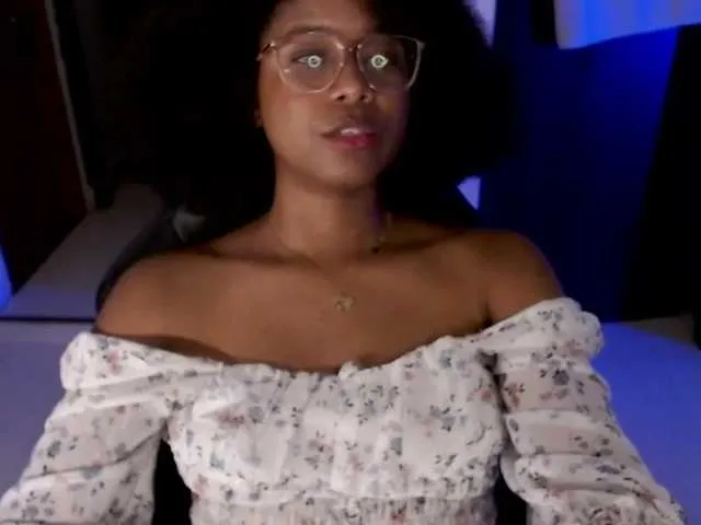 Live sex webcam photo for charlieoxxo #271112563