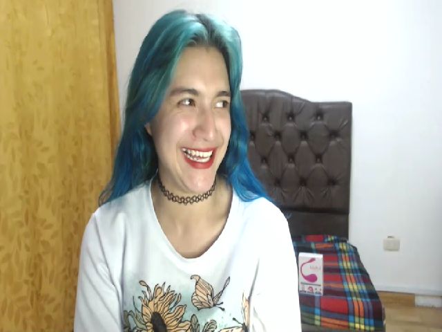 Live sex webcam photo for Carolinforbes #271114202