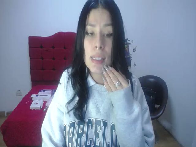 Live sex webcam photo for Milliefox #271113717