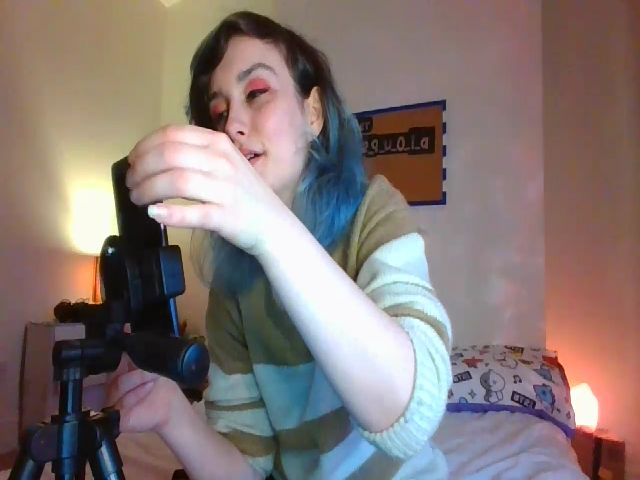 Live sex webcam photo for S_e_q_u_o_i_a #271121278