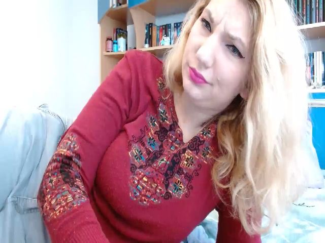 Live sex webcam photo for ClumzyNimpho #271118386