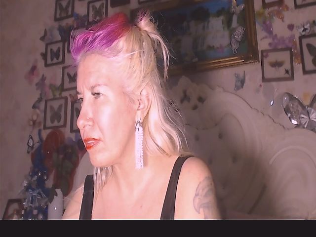 Live sex webcam photo for GiveMeHotSex #271120081