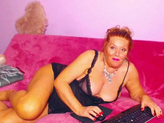 Live sex webcam photo for ClassyLydya #271122551