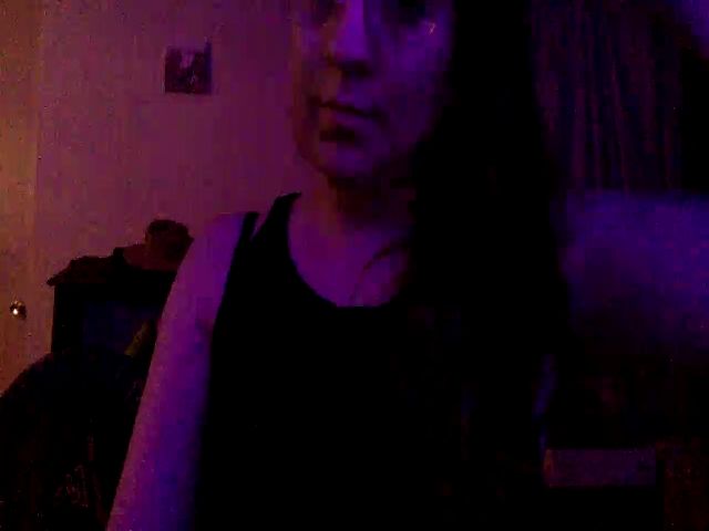 Live sex webcam photo for Andy04062010 #271117023