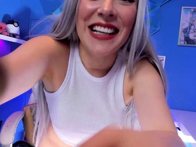 Live sex webcam photo for SofiGray1 #271116152