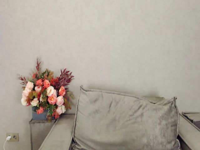 Live sex webcam photo for candy_girl_1 #271125487