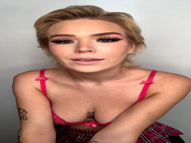 Live sex webcam photo for alliasonb #271124362