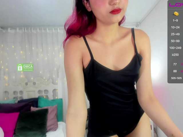 Live sex webcam photo for Shaira-18 #271136569