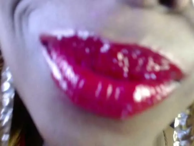 Live sex webcam photo for Canela01 #271132323