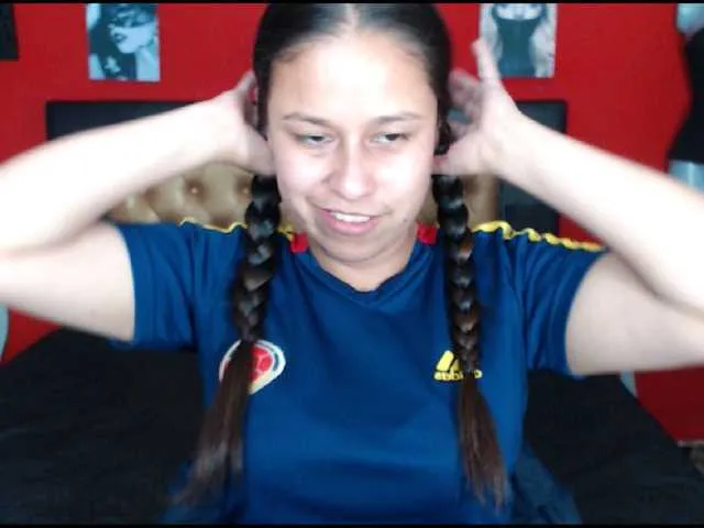 Live sex webcam photo for MEGANDIRTY #271132678