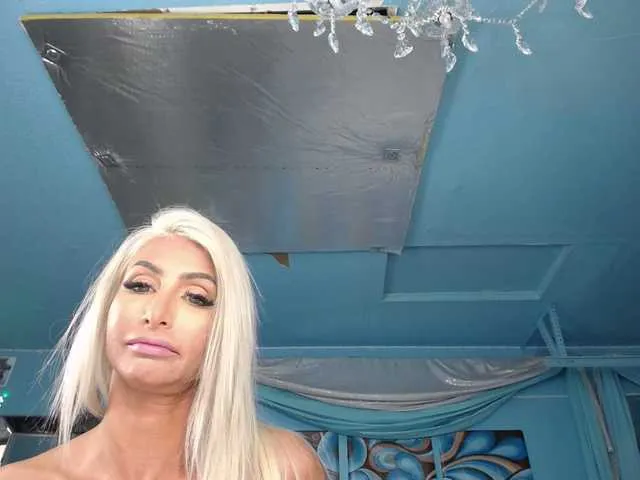 Live sex webcam photo for adrianna_fox #287953250