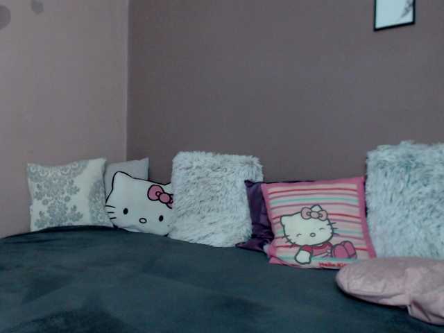 Live sex webcam photo for xLolaBloomx #271132747