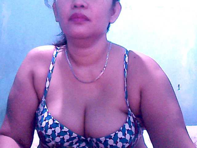 Live sex webcam photo for wildmom4u #271126423