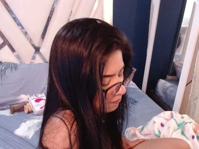 Live sex webcam photo for CorinaHudson #271137212