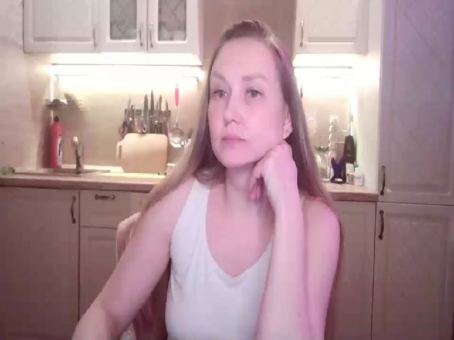 Live sex webcam photo for JaneGrey111 #271133302