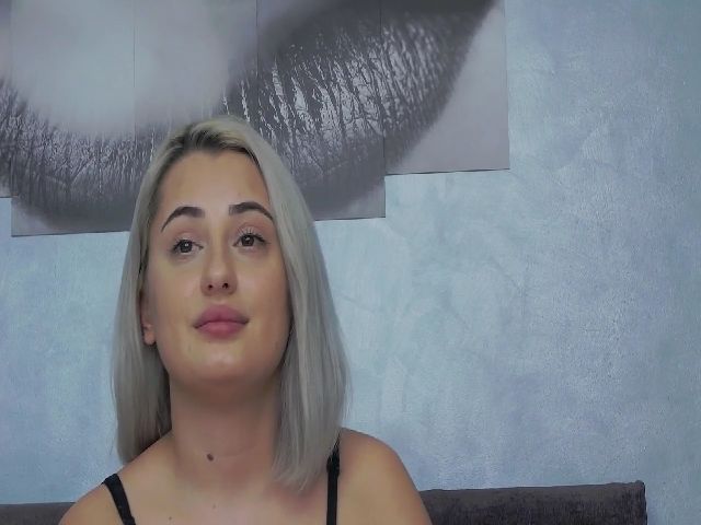 Live sex webcam photo for AnissaMaze #271130304