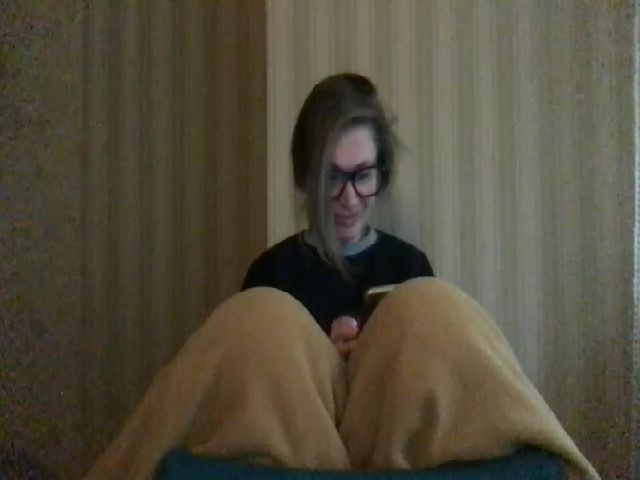 Live sex webcam photo for A_Girlie #271129930